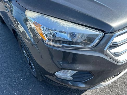 Used 2018 Ford Escape SE FWD image 9