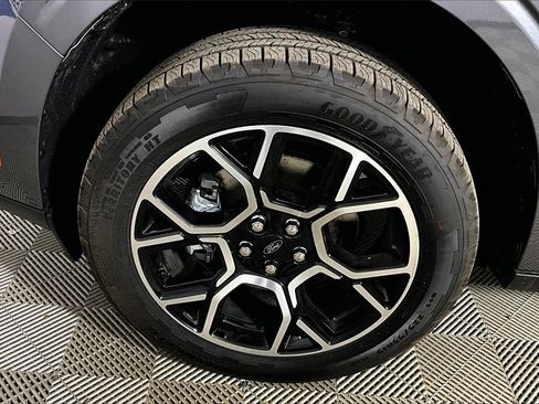 New 2025 Ford Maverick Lariat w/ 4K Tow Package image 11