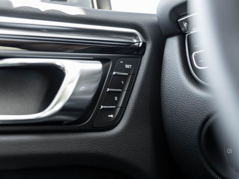 New 2026 Porsche Macan Turbo image 18