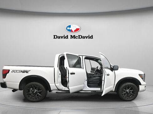 Used 2022 Nissan Titan PRO-4X w/ Pro-4x Utility Package AWD/4WD image 17
