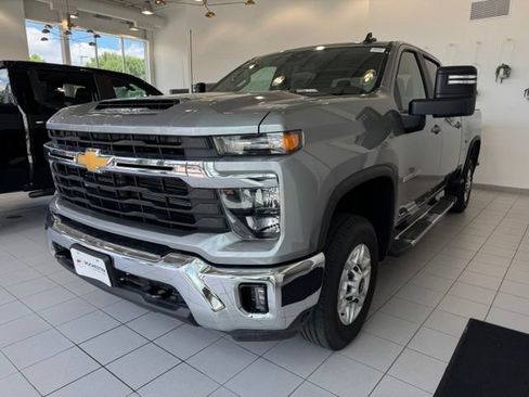 Used 2025 Chevrolet Silverado 2500 LT w/ Convenience Package AWD/4WD image 32