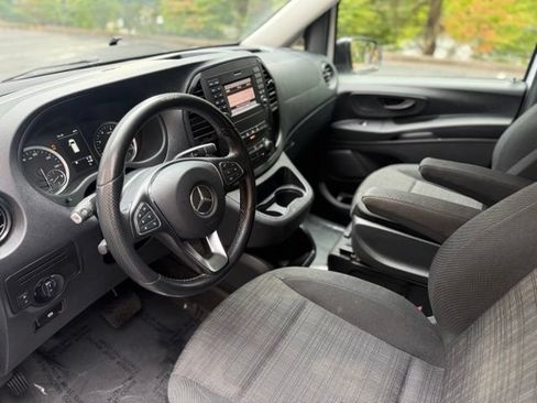 Used 2020 Mercedes-Benz Metris image 9