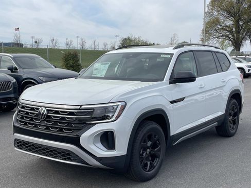 New 2026 Volkswagen Atlas Peak Edition AWD/4WD image 3