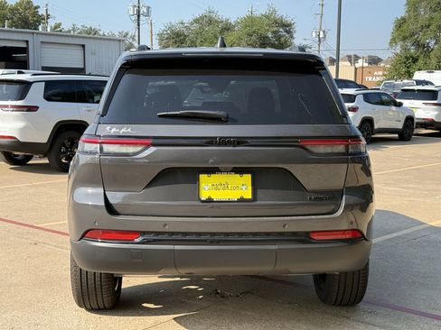 New 2025 Jeep Grand Cherokee Limited w/ Black Appearance Package image 6