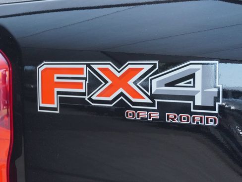 Used 2025 Ford F250 Platinum w/ FX4 Off-Road Package AWD/4WD image 11