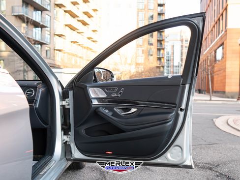 Used 2018 Mercedes-Benz S 560 4MATIC Sedan image 47