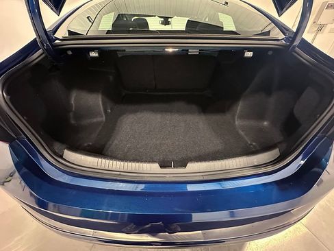 Used 2019 Chevrolet Malibu LT FWD image 5