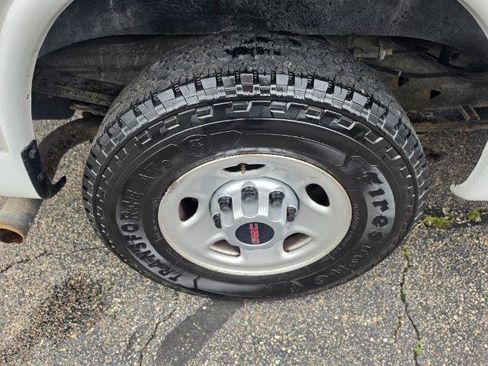 Used 2018 GMC Savana 2500 RWD image 37