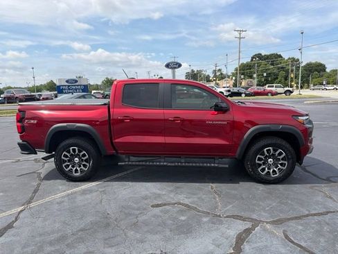 Used 2024 Chevrolet Colorado Z71 w/ Z71 Convenience Package 2 AWD/4WD image 8
