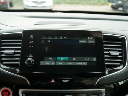 Used 2020 Honda Pilot Touring image 22