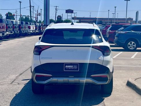 Used 2024 Kia Sportage EX AWD/4WD image 5