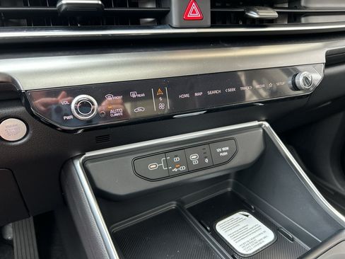 New 2027 Kia Carnival SX w/ Dark Edition Package FWD image 25