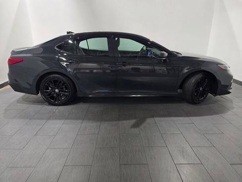 Used 2025 Toyota Camry SE AWD/4WD image 6
