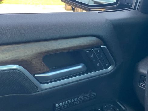 Certified 2022 Chevrolet Silverado 1500 High Country w/ High Country Premium Package image 23