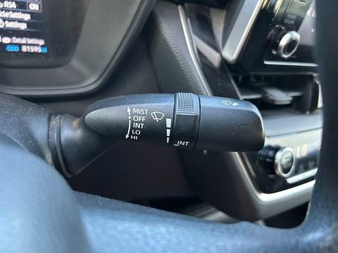 Used 2021 Toyota Corolla LE FWD image 21