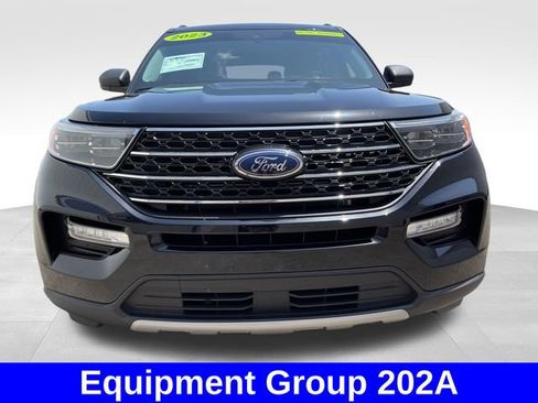 Used 2023 Ford Explorer XLT w/ Equipment Group 202A AWD/4WD image 8