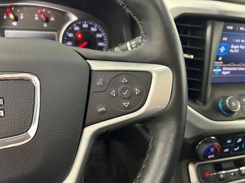 Certified 2023 GMC Acadia SLT w/ Preferred Package image 17