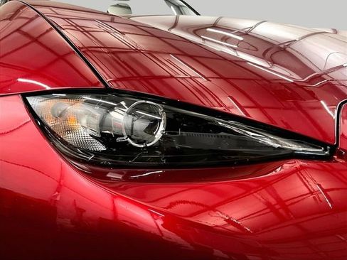 Used 2019 MAZDA MX-5 Miata Sport w/ I-ACTIVSENSE Sport Package RWD image 25