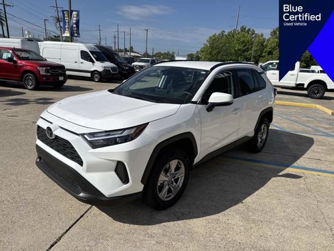 Used 2025 Toyota RAV4 XLE w/ Weather Package FWD image 5