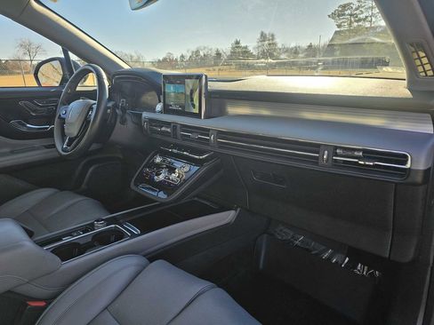 Used 2020 Lincoln Corsair Reserve w/ Equipment Group 202A image 43