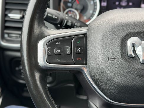 Used 2021 RAM 1500 Laramie AWD/4WD image 9