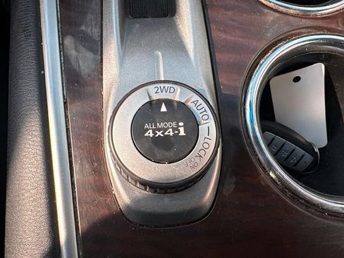 Used 2014 Nissan Pathfinder SL w/ SL Premium Package AWD/4WD image 21