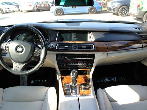 Used 2014 BMW 750Li xDrive image 11