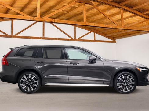 Used 2024 Volvo V60 B5 Cross Country Ultimate w/ Protection Package Premier AWD/4WD image 6