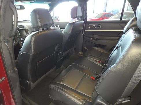 Used 2016 Ford Explorer XLT w/ Equipment Group 202A AWD/4WD image 21