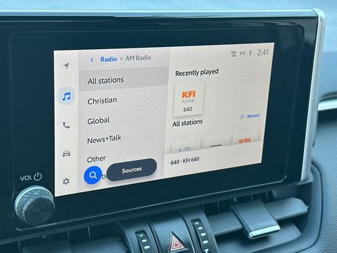 Used 2023 Toyota RAV4 XLE Premium image 18