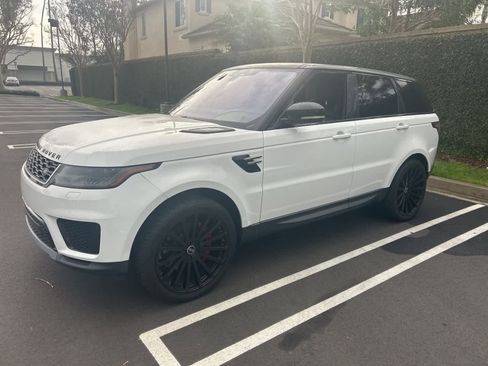 Used 2018 Land Rover Range Rover Sport SE image 2