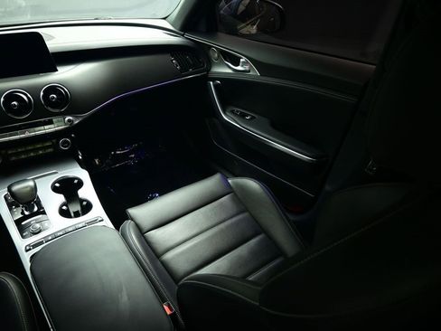 Certified 2021 Kia Stinger GT2 image 16