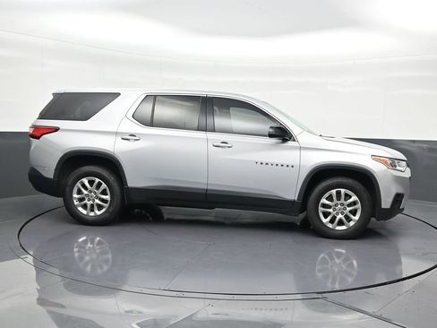 Used 2020 Chevrolet Traverse LS image 7