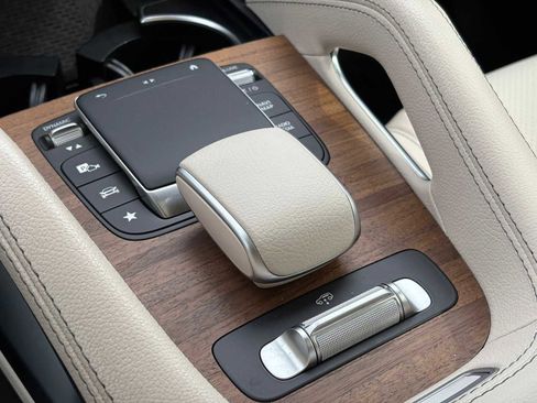 Certified 2022 Mercedes-Benz GLS 450 4MATIC image 17