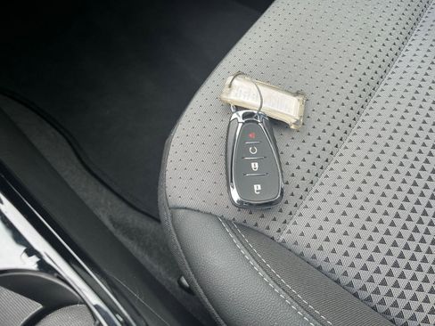 Used 2025 Chevrolet Trax LT image 22