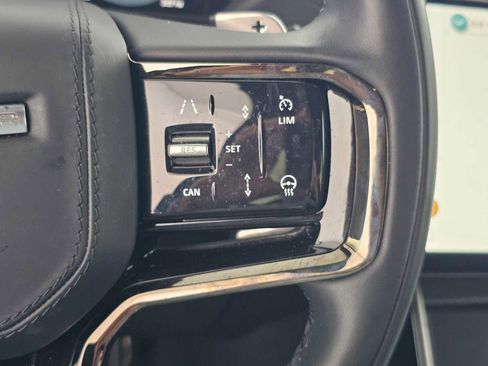 Used 2025 Land Rover Range Rover Velar Dynamic SE image 28