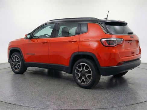 Used 2025 Jeep Compass Trailhawk image 6