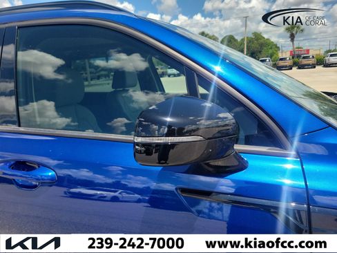 Certified 2023 Kia Sorento S w/ Panoramic Sunroof Package FWD image 8
