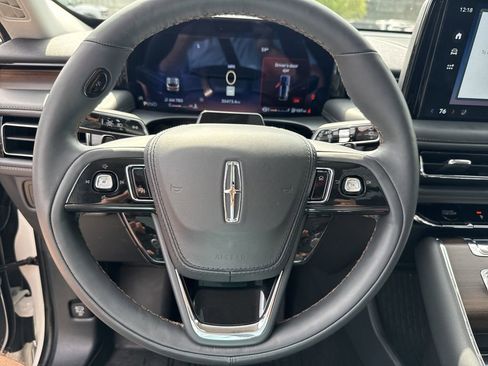 Used 2025 Lincoln Aviator Reserve w/ Equipment Group 201A AWD/4WD image 24