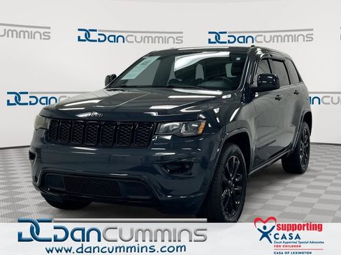 Used 2018 Jeep Grand Cherokee Altitude AWD/4WD image 1
