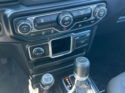 Used 2023 Jeep Gladiator Sport AWD/4WD image 26