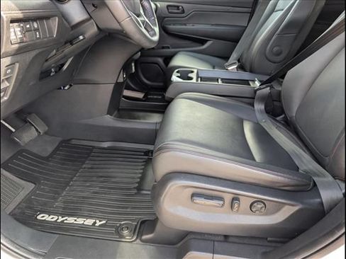 Used 2024 Honda Odyssey Sport image 9