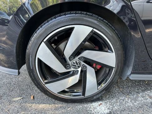 Used 2022 Volkswagen GTI SE FWD image 34