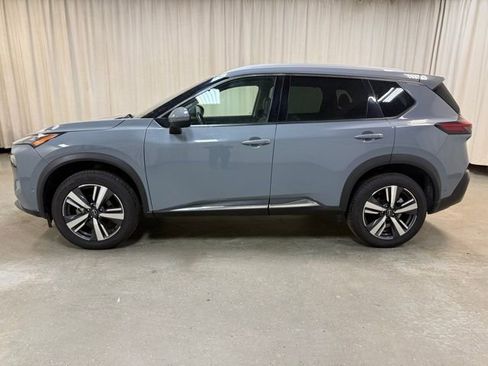 Used 2023 Nissan Rogue SL w/ SL Premium Package image 10