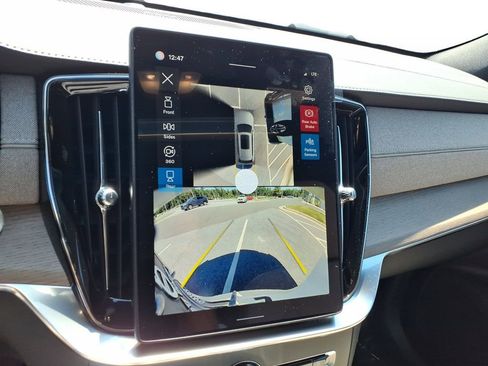 New 2026 Volvo XC90 T8 Plus w/ Protection Package Premier image 14