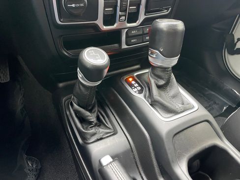 Used 2021 Jeep Wrangler Unlimited Sahara image 19