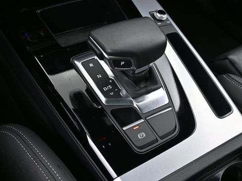 Used 2025 Audi Q5 2.0T Premium image 24