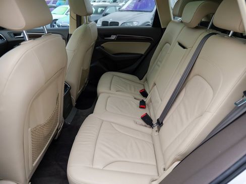 Used 2016 Audi Q5 2.0T Premium image 24