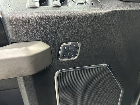 Used 2018 Ford F150 Platinum w/ Equipment Group 701A Luxury AWD/4WD image 12