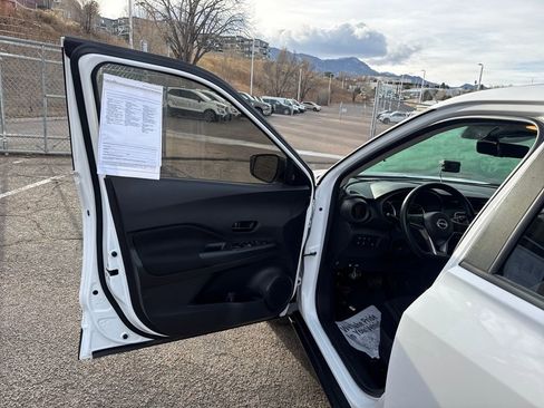 Used 2022 Nissan Kicks S w/ Interior Electronics Package image 10